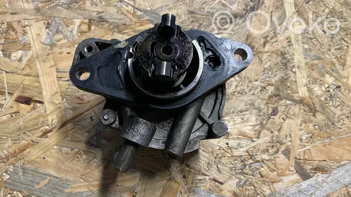 Opel Corsa D Vacuum pump 