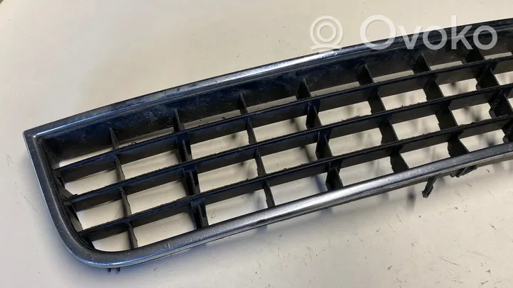 Audi A6 S6 C5 4B Grille de calandre avant 4B0807683L