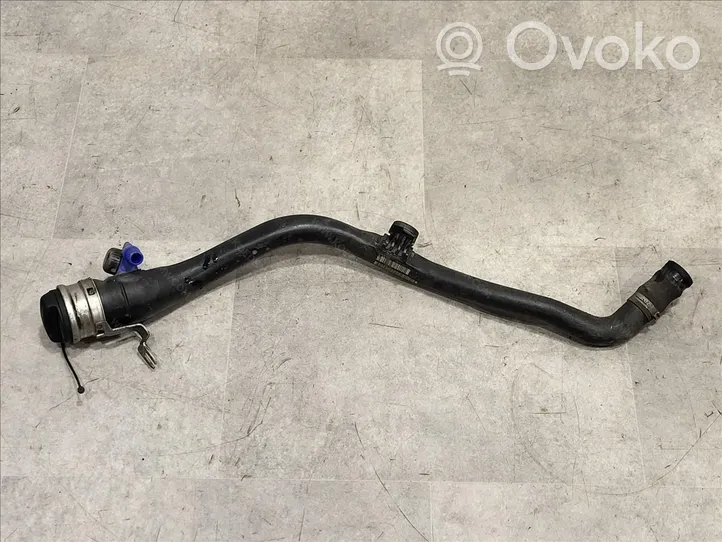 BMW 2 F46 Tuyau de remplissage de réservoir de carburant 16117482639