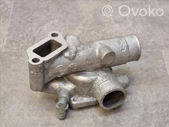 BMW 3 E30 Obudowa termostatu 11531730470