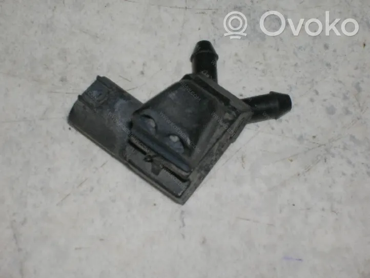 BMW 7 E38 Ugello a spruzzo lavavetri per parabrezza 61668364443