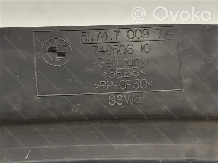 BMW 6 E63 E64 Osłona wentylatora chłodnicy 51747009714