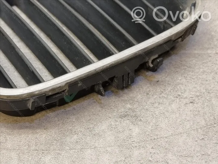 BMW 8 E31 Maskownica / Grill / Atrapa górna chłodnicy 51138124271