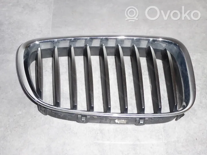 BMW 5 GT F07 Maskownica / Grill / Atrapa górna chłodnicy 51137203206