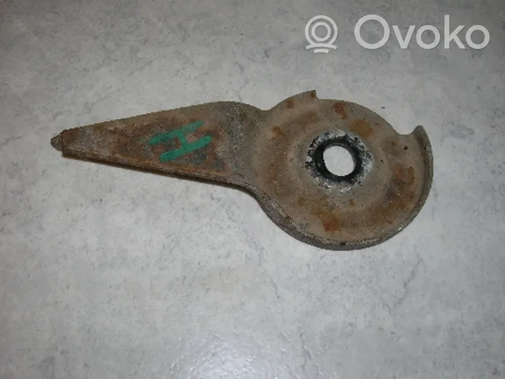 BMW 3 E30 Rama pomocnicza tylna 33321128680