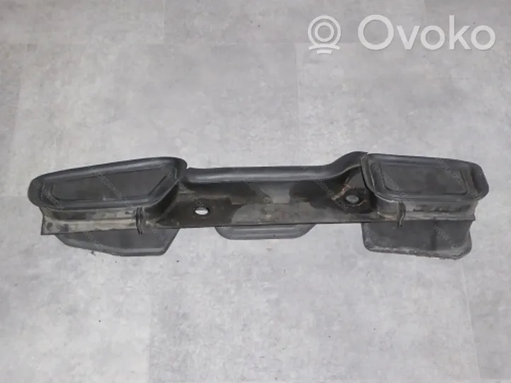 BMW 7 E38 Rivestimento della modanatura della chiusura del vano motore/cofano 64118390380