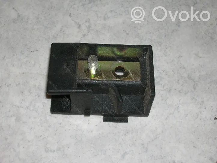 BMW 5 E34 Dangtis akumuliatoriaus dėžės 12427514342