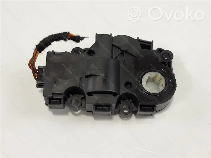 BMW 5 G30 G31 Motorino attuatore ricircolo aria dell’A/C 64119384023