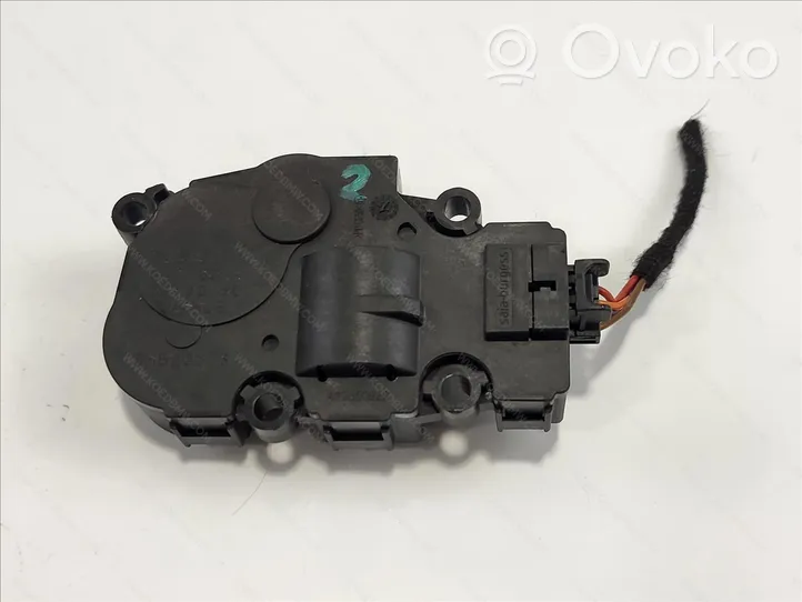 BMW 5 G30 G31 Motorino attuatore ricircolo aria dell’A/C 64119384023