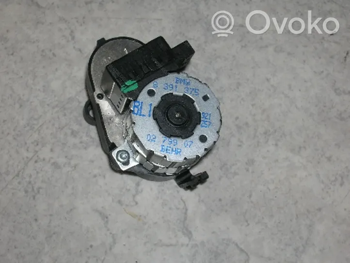 BMW 3 E46 Motor/activador trampilla del aire acondicionado (A/C) 64118391375