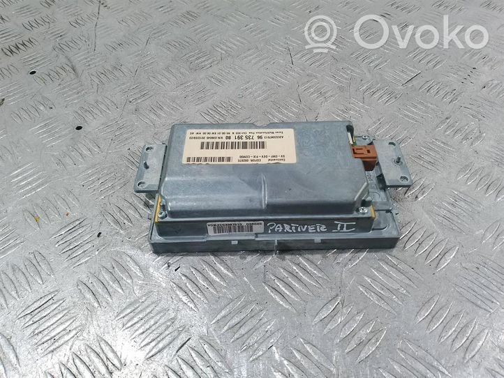 Peugeot Partner Monitor / wyświetlacz / ekran 9673539180