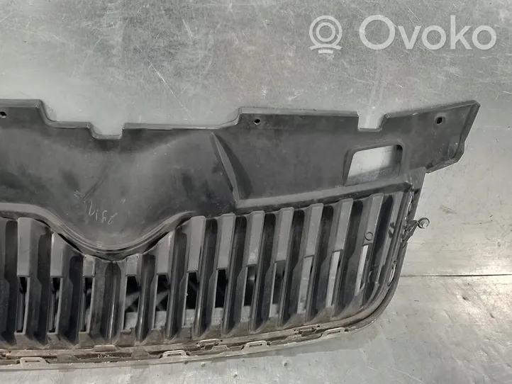 Skoda Fabia Mk2 (5J) Maskownica / Grill / Atrapa górna chłodnicy 5J0853668C