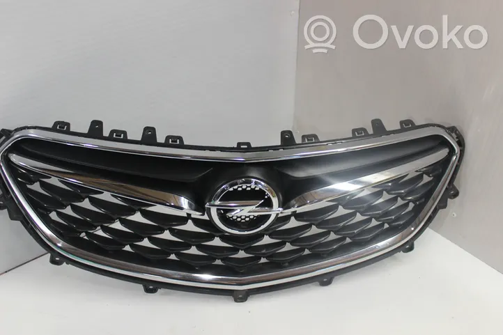 Opel Mokka X Etupuskurin ylempi jäähdytinsäleikkö 42698086