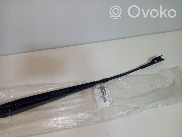 Hyundai Tucson TL Front wiper blade arm 98321N7000