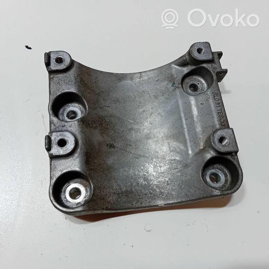 Honda Civic IX Support de compresseur de clim 