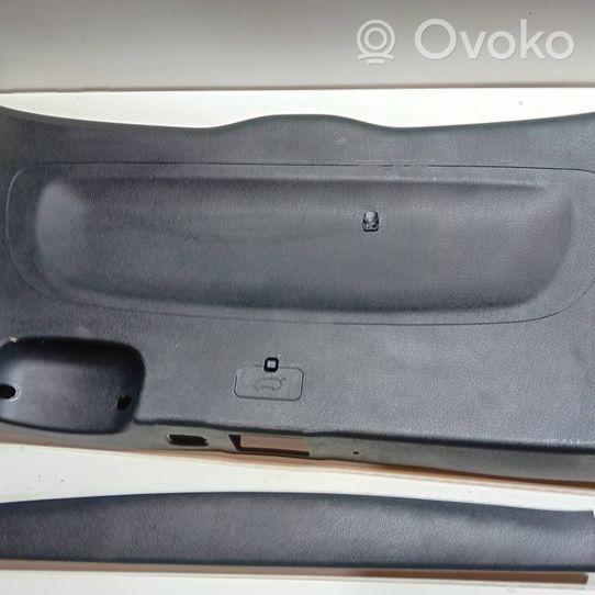 KIA Sorento Rivestimento superiore del portellone posteriore/bagagliaio 81740C5000