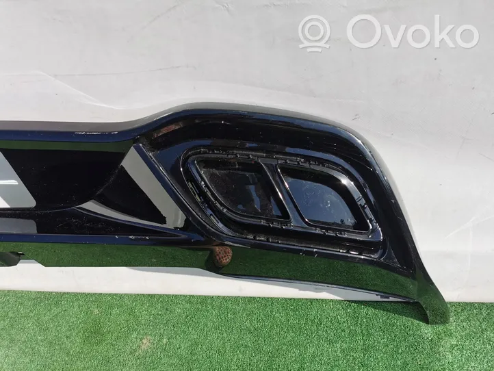 Volkswagen Golf VIII Moulure inférieure de pare-chocs arrière 5H6807568J