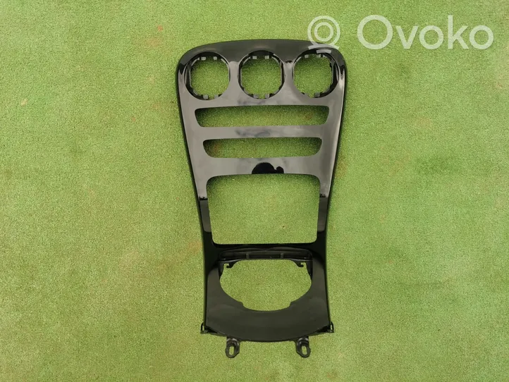 Mercedes-Benz C W205 Inserti decorativi cornice della consolle centrale A2056805107