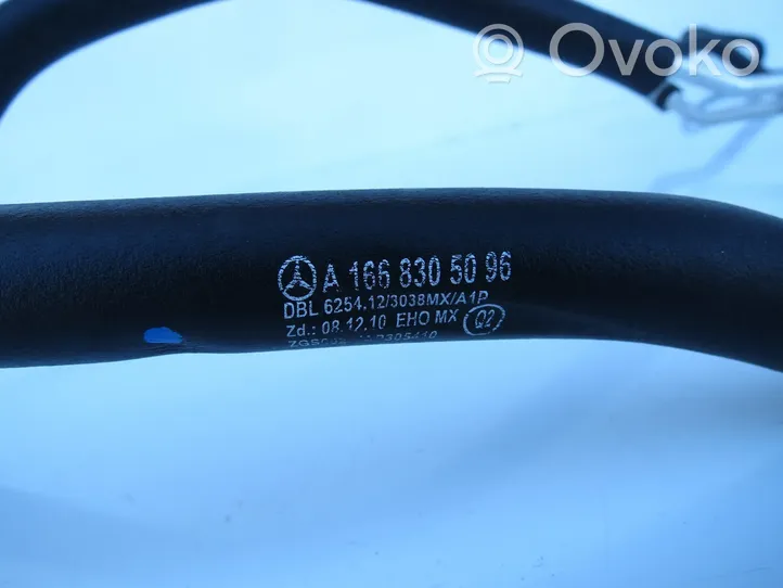 Mercedes-Benz ML W166 Przewód / Wąż chłodnicy A1668305096