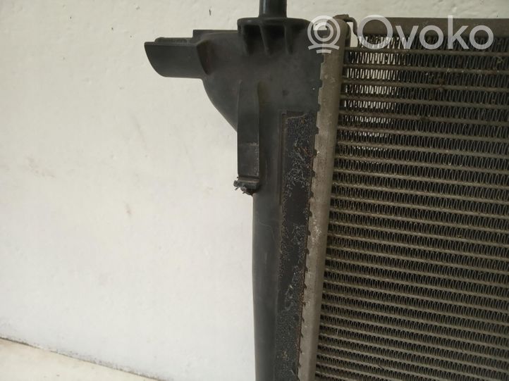 KIA Sportage Радиатор охлаждающей жидкости 