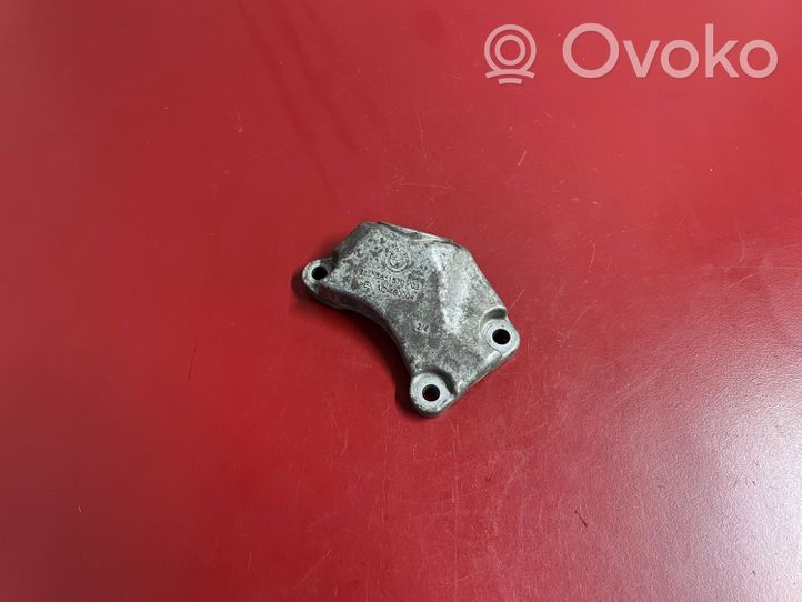 BMW X5 G05 Supporto di montaggio scatola del cambio 6861570