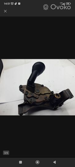 Volkswagen Tiguan Oil pump 03C115121J