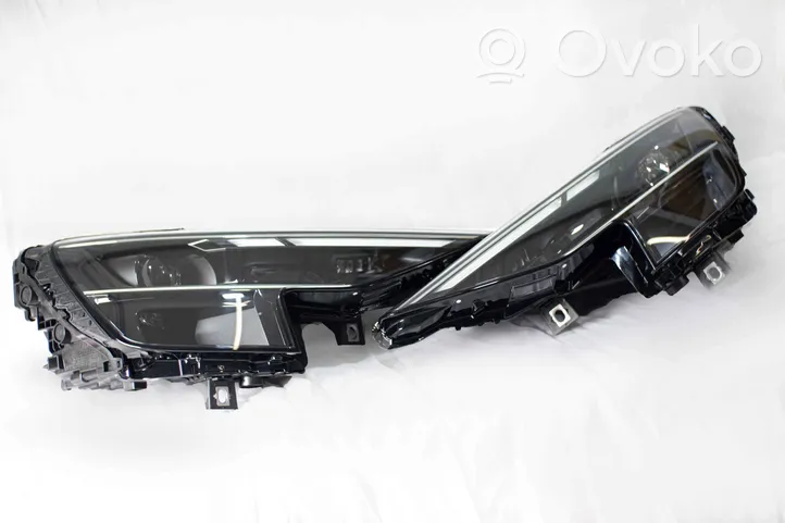 Audi Q8 Lot de 2 lampes frontales / phare 4M8941012