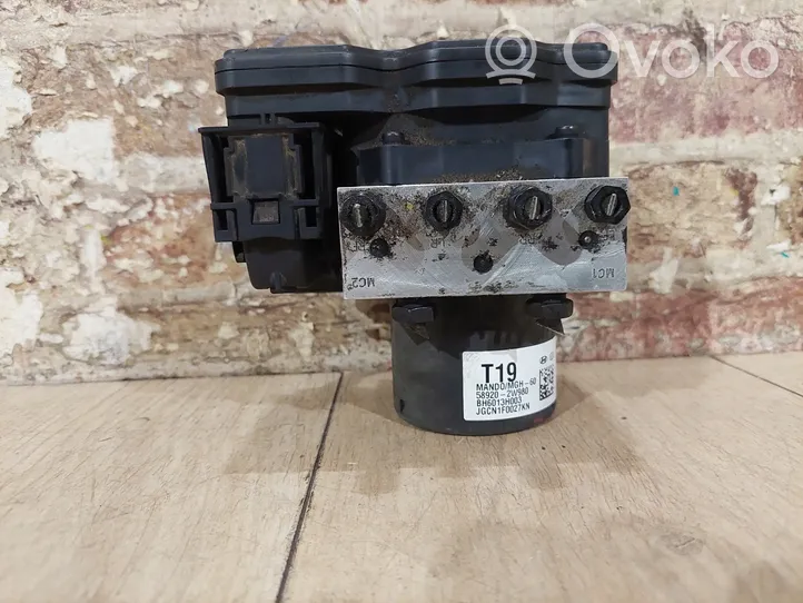 Hyundai Santa Fe ABS Pump 589202W980