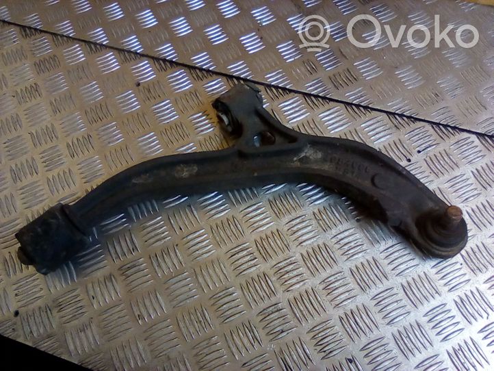 Chrysler Voyager Braccio di controllo sospensione anteriore inferiore/braccio oscillante 4684096