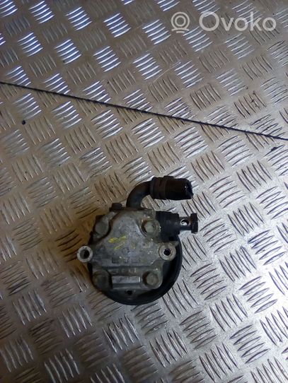 Volkswagen Golf IV Power steering pump 2FAE