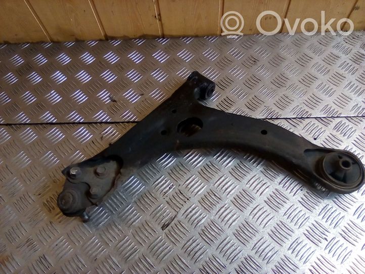 Toyota Corolla E120 E130 Fourchette, bras de suspension inférieur avant 