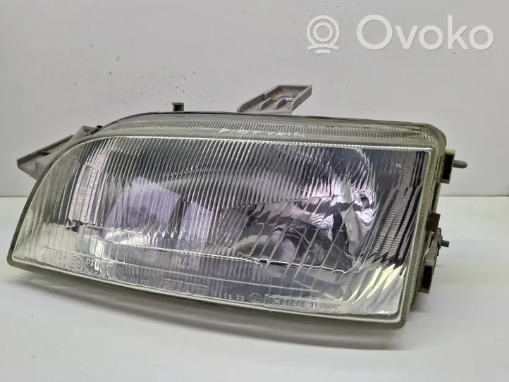 Fiat Punto (176) Lampa przednia 46481414