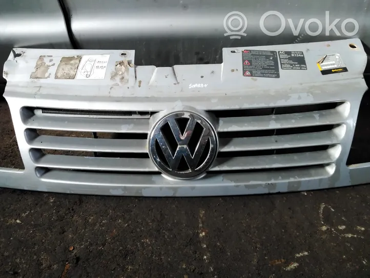 Volkswagen Sharan Maskownica / Grill / Atrapa górna chłodnicy 7M0853651