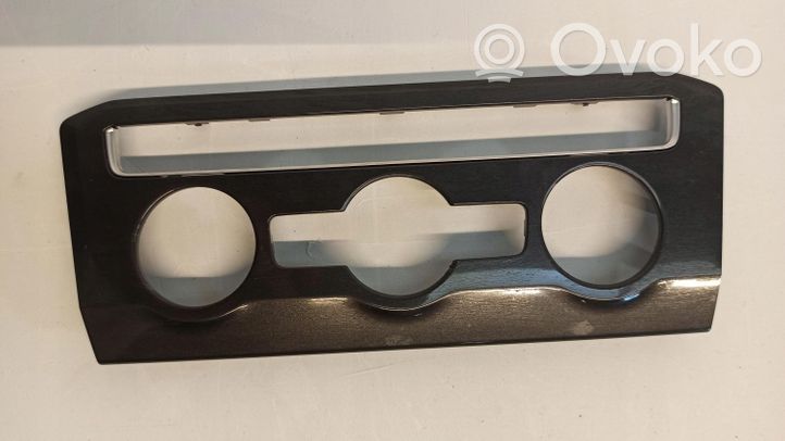 Volkswagen Tiguan Panneau de garniture console centrale 5NC820073A