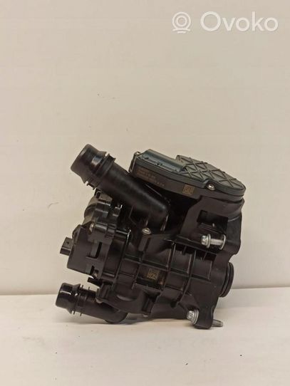 BMW 3 G20 G21 Boîtier de thermostat 8642560