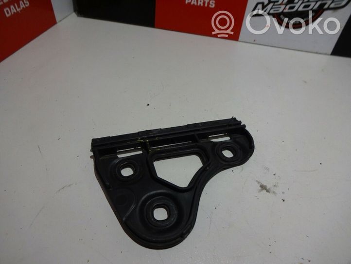 Audi A2 Supporto di montaggio del parafango 8Z0821250