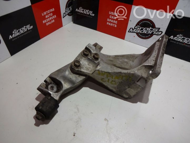 Infiniti G35 Engine mount bracket AF8R