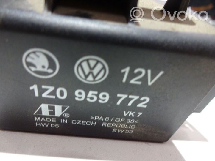 Volkswagen PASSAT B6 Relais de chauffage de siège 1Z0959772