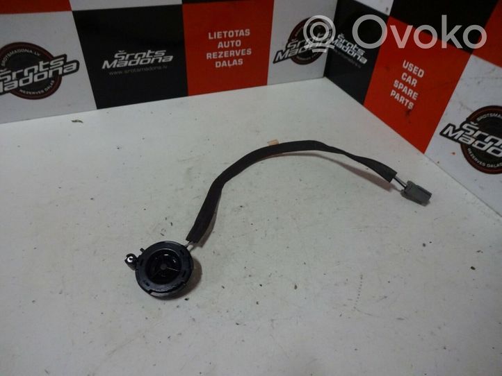 Volvo V50 Enceinte haute fréquence dans les portes arrière 30752085