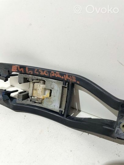 BMW 3 E46 Support poignée extérieur de porte avant coupé 8216121