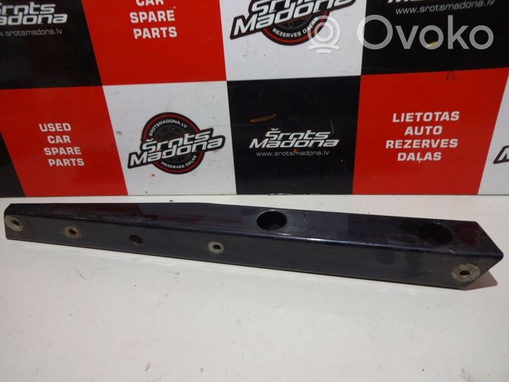 Audi A2 Supporto di montaggio del parafango 8Z0805091A