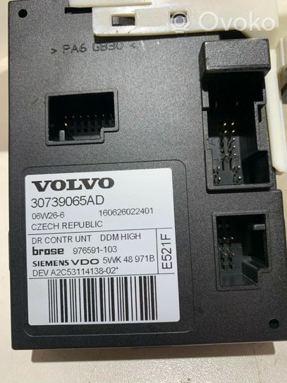 Volvo V50 Moteur de lève-vitre de porte avant 30739065AD