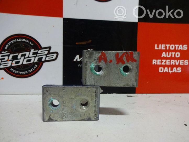 Skoda Octavia Mk2 (1Z) Kit de charnières de porte arrière 1Z0833401B