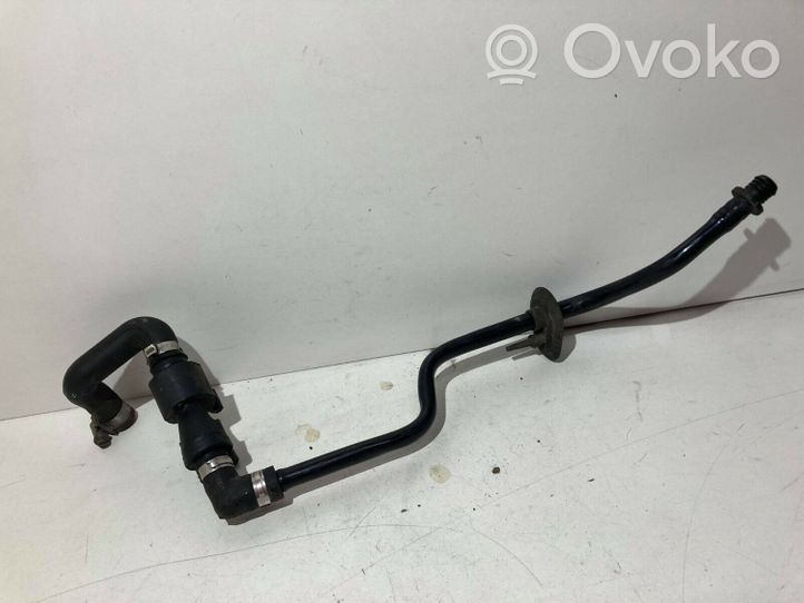 Audi A4 S4 B5 8D Linea/tubo/manicotto del vuoto 8D0611743