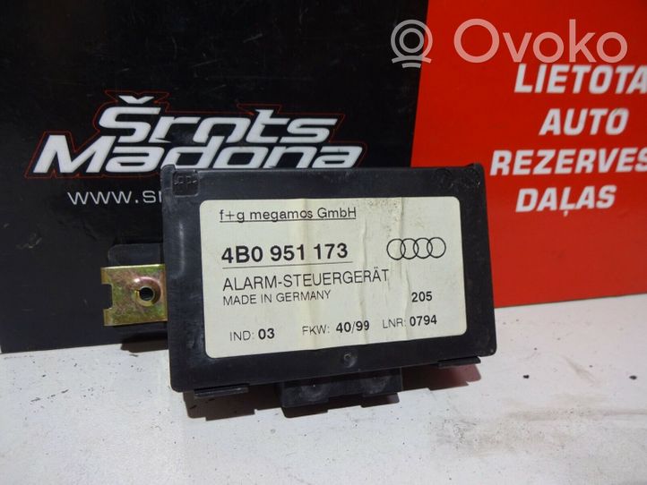 Audi A4 S4 B5 8D Hälytyksen ohjainlaite/moduuli 4B0951173