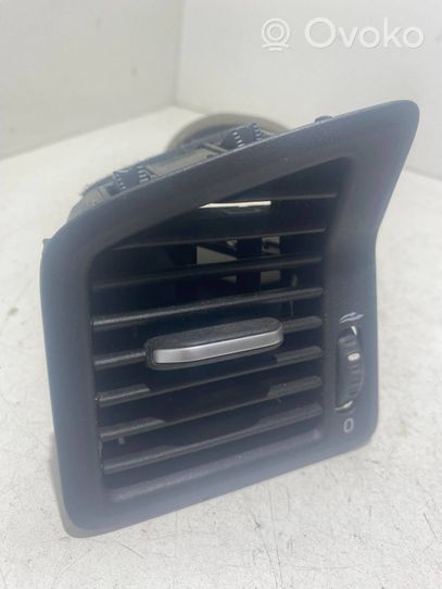 Volvo V70 Copertura griglia di ventilazione laterale cruscotto 3409373