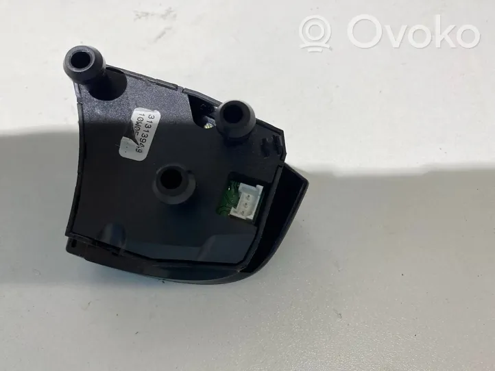 Volvo C30 Ohjauspyörän painikkeet/kytkimet 31313949