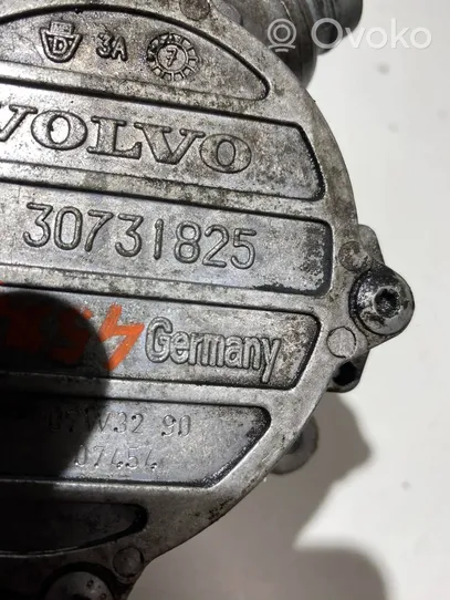 Volvo V70 Alipainepumppu 30731825