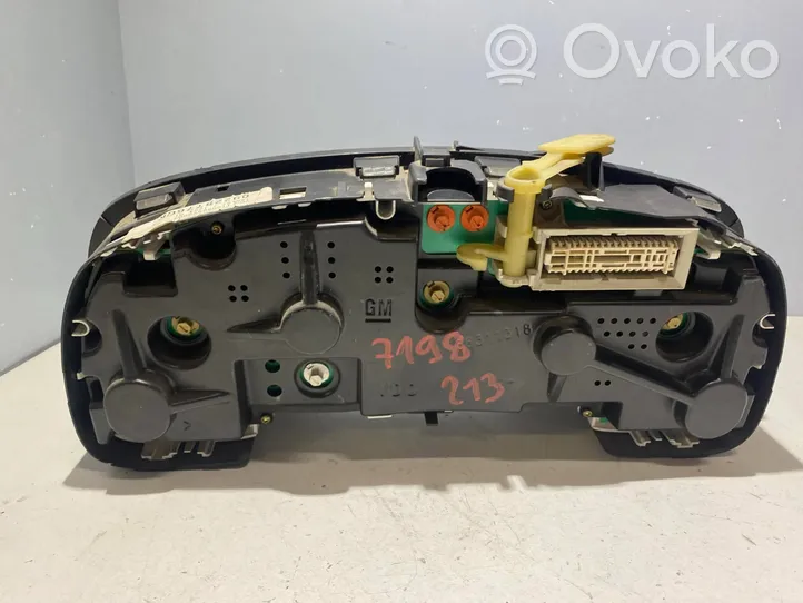 Opel Zafira A Compteur de vitesse tableau de bord 09228776GK