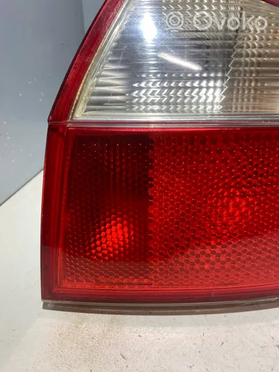 Audi A4 S4 B6 8E 8H Задний фонарь в кузове 8E5945218